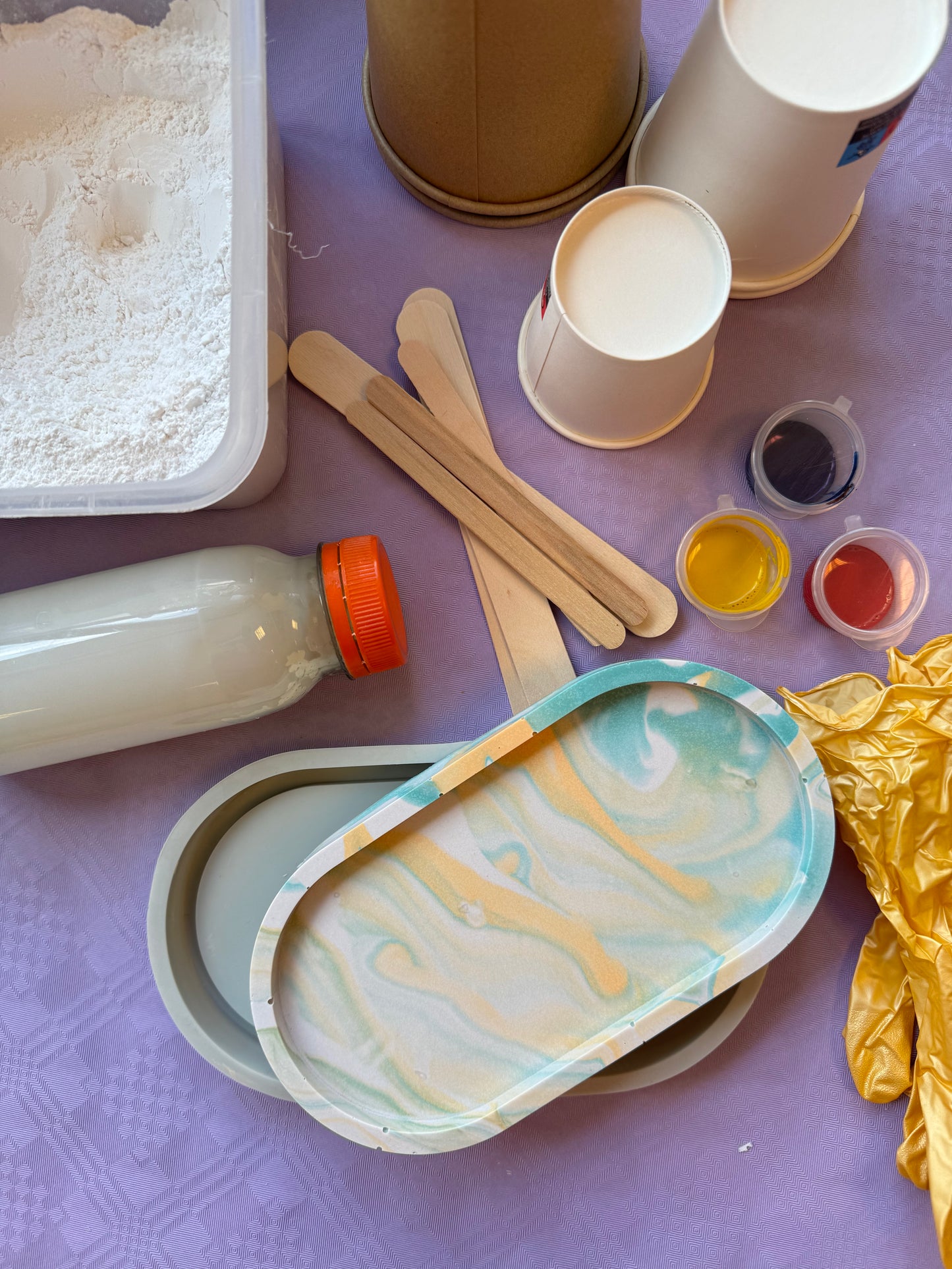 Vakantie workshop voor Kids (9+) ~ Kaarsen of Jesmonite schaaltje!